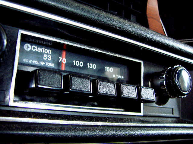 old-car-radio